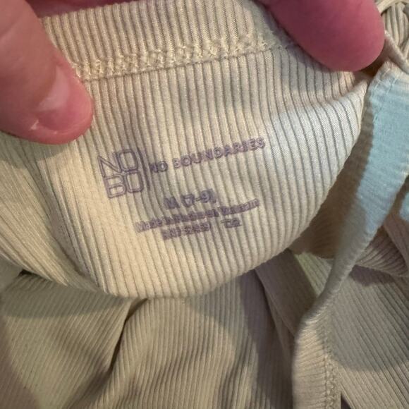 LOT of 2 Sleeveless Tank Tops Layering Size Medium Light Green Black Ribbed - Picture 7 of 8